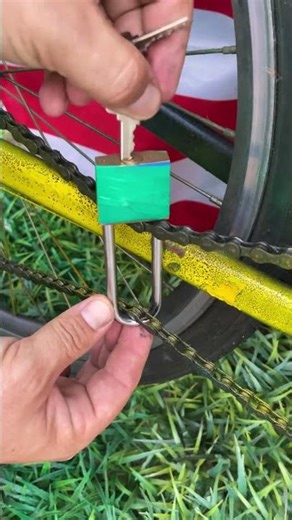 Discover the Secret to Enhancing Your Bike’s Security #BikeSecurity #CyclingSafety #BikeLocking#Tips