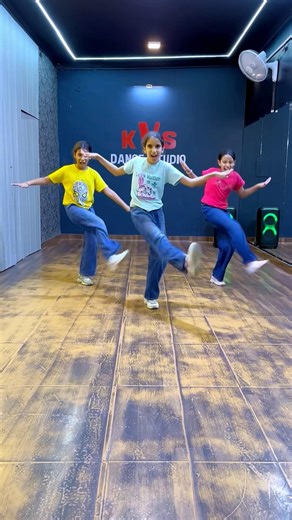 Just Chill 😎 #short #shorts #shortvideo #shortsvideo #justchill #dance #danceshorts #foryou #new