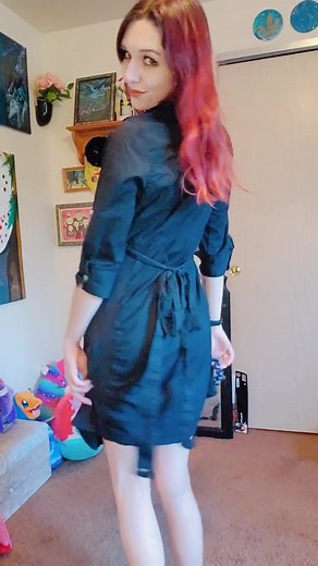 Stylish Thrifted Outfit Ideas for Petite Redheads