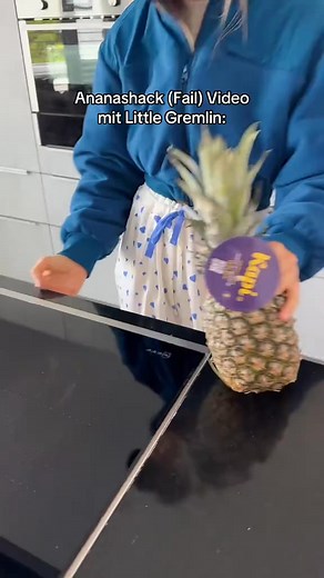 22K views · 207 reactions | Show your Kids, dass nicht alles im Netz auch funktioniert und Social Media auch fail und trotzdem cool sein kann - wir haben sie dann normal aufgeschnitten 欄 #fail #foodhacks #foodtok #lifehacks #kidstiktok #kidsbelike #mom #momtok #mama #fyp | Hayleyybayley | Facebook