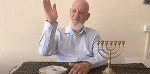 Retired priest who is deaf and blind still evangelizes and paints