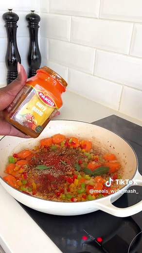 Delicious Sunday Lunch Ideas: Lamb Knuckles with Creamy Samp