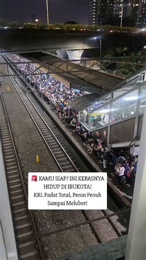 Ya ampun gue pernah ada di kerumunan itu 😭 Jujur commuting stress itu ril gusy ya.. Masalah sistemik tuh bisa bikin stres dan masalah kesehatan mental lainnya loh.Maksud gue, iya sih ke Psikolog tapi kalo lingkungan lu terus-terusan membuat stres berkepanjangan kayak gini, dan "perlawanan"nya "cuma" individual, ya gak mashok.Mau disuruh deep breathing, journaling, dll. gak akan optimal kalau emang lingkungan/masalah strukturalnya gak dibenerin 😭 JELAS GAK SIH GUE NGOMONG APA?? Gue yang stres s
