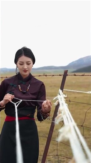 The Precise Technique Behind Traditional Wool Preparation #ArtisanCraft #Textile