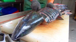 Process of cutting skill giant seafood unique | Kopkit