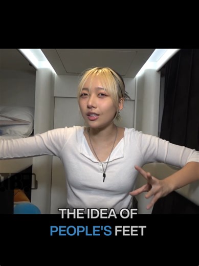 hannah bahng takes you into her tour bus bunk and tells you why she picked it! #hannahbahng #digitaltourbus #businvaders #tourbus #tourlife @hannahbahng