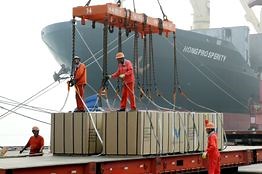 More Stock-Market Volatility Expected as U.S., China Dig In Heels Over Trade