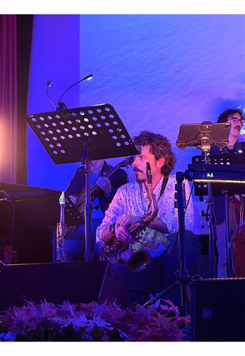 I like to FUNK…but always with a little swing ✨ • • #angelogregorio #jazz #solo #funksax #tenors