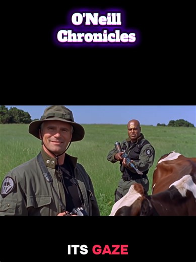 Trying to explain to my alien buddy that this is just a cow, not a galactic threat. 🐄👽 He remains suspicious. 😂 ​#StargateSG1 #JackONeill #Tealc #AlienProblems #humor