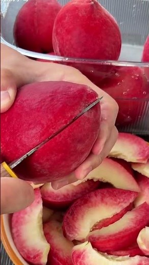 How to Slice Fresh Peaches Perfectly Every Time
