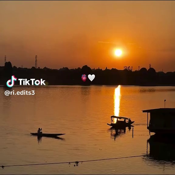 Tujhko hi yaad kar ke Aahey bharu mein🥺❤️‍🩹 . . #song #naturevideo #viralsong #treandingvideo #fyp