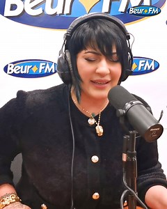 ⏯️ Version live de "Allô madame" de Chaba Sabah ! 🎶 🔂 Vidéo complète disponible sur YouTube : https://youtu.be/yRPieA_7J-U. #ChebaSabah #Raï #Algérie #PowerRaï #Beurfm | Beur FM