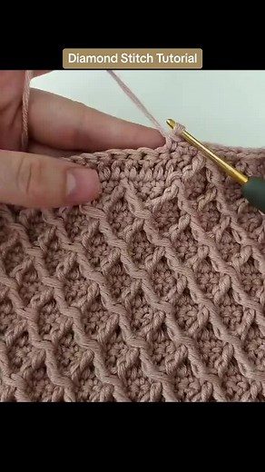 Diamond Stitch Tutorial Video #diamondstitch #crochetstitch #crochetpillow #crochetersoftiktok #crocheter #crochetpattern #crochetproject #crochettutorial #moderncrochet