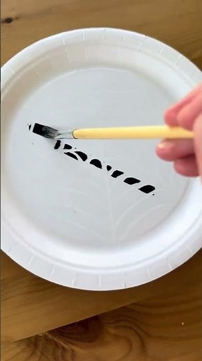 Halloween Crayon Resist Art for Kids #classroomsetup #mom #preschoolmom #art #classroommanagement