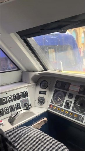 91109 | York | inside the cab of a 91!