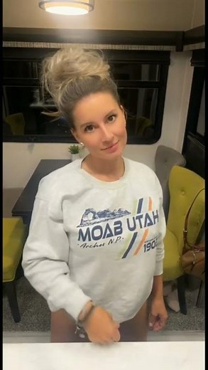 Cutest bikini girls / dancing girls