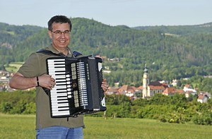Idee von Matthias Than: „Radio SAN“ gewinnt immer mehr Hörer - Frankenpost