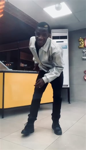 Dema Reee: Célébration Énergique au Rythme Malay