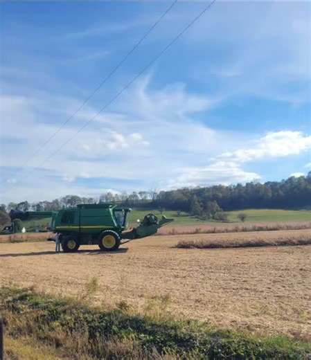 Not all farming is done the old fashioned way here in Walnut Creek. These farmers are harvesting soybeans on this beautiful October afternoon. #walnutcreekohio | Walnut Creek, Ohio
