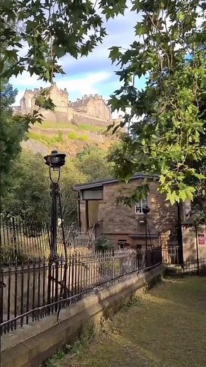 Edinburgh, Scotland | The Most Beautiful City in the UK