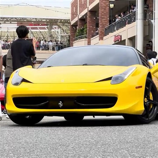 Ferrari 458 Italia vs 488 GTB - Choose the best 🏎️💨#ferrari #shortsfeed #shorts