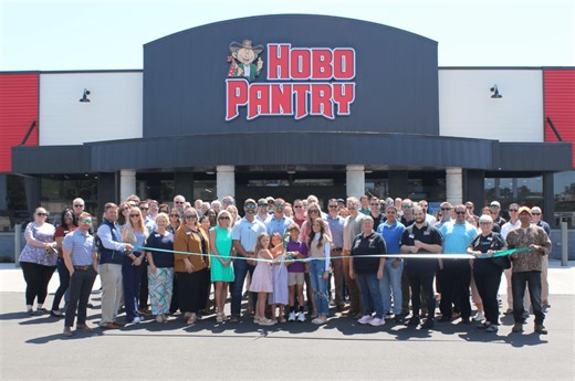 Dothan celebrates new Hobo Pantry location