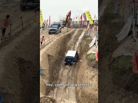 Toyota FJ Cruiser vs Jeep Wrangler: The World’s Weirdest Off-Road Experience – China Edition