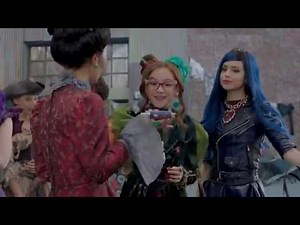 Descendants 3 - Picking Up The New VKs From The Isle | Clip #5