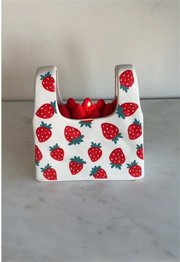 DIY Strawberry Bag Candle Tutorial
