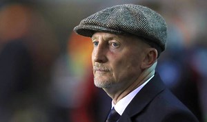 Millwall fans 'welcome' Ian Holloway to The Den
