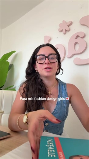Para las que aman el tema de la moda, diseñar y confeccionar 💕