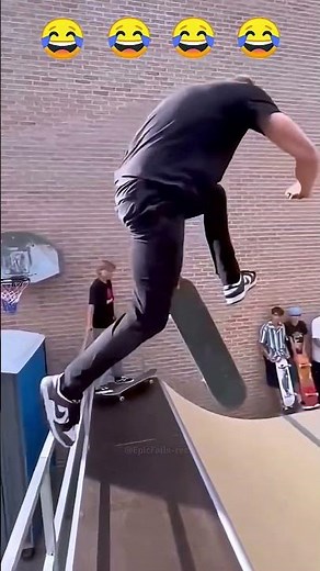 Failed moments 😆 #hilariousfails #funnyvideos #memes #funnyclips