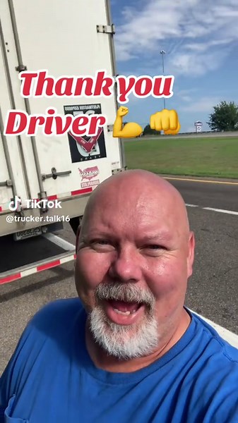 Thank you driver. 👊 #truckershelpingtruckers #truckers | Trucker