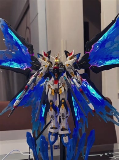 🤯 THIS MGEX STRIKE FREEDOM GLOW IS CHEF’S KISS Shoutout to our customer for this insane straight build showcase: Bandai MGEX Strike Freedom KOSMOS Lighting Kit DDB Light Wings — zero custom paint, just pure out-of-the-box perfection! 12 independent light zones, dual app/remote control, and seamless DDB light wing compatibility make this the ultimate Strike Freedom upgrade. Search “KOSMOS” on takaramodel.com for full kit details!#takaramodel #foryou #gundam #kosmos