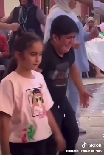 When your dancing salsa and crying and laughing at the same time😂 #salsa #latin #salsadance #party #laughter #funnyvideos #hilarious #memestiktok #memes #vines #dancing