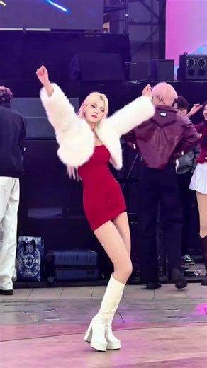 Long Legs in Red Dress: Pure Desire Unleashed in Nanjing