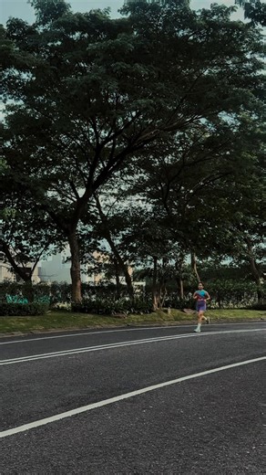 Del on Instagram: "This is my second year since I started running consistently. I've been breaking PB's , and Trying new distances. I feel like this is the time I help others to reach theirs ! . . . Always fuel up your electrolytes with @pocarisportid . Go Sweat Go Ion . . 📽️ : @robbi.lee . #POCARISWEATPACER2026 #RUNNERSSUPPORTSYSTEM #RUNNING #PACERS"