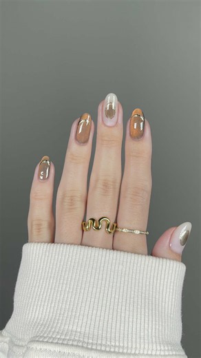 Moonbeam Mirror Nails with Aprés Prismatic Guardian Shield