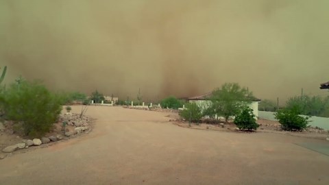 US: Haboob Hits Phoenix, Causes Airport Damage and Power Outages 2