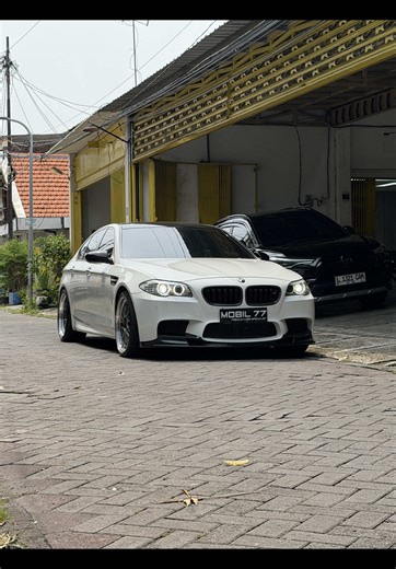 Mobil 560 HP sekencang itu😱🤑 • Rp. 9xx jt* ☆ BMW M5 F10 ☆ 4.4L TwinTurbo V8-560hp ☆ 7 Speed M DCT ☆ 2012 ☆ White on Black ☆ ODO 25rb 😲 ☆ Sunroof ☆ HUD Display ☆ Carbon Fiber Grill ☆ Carbon Fiber Diffuser ☆ Carbon Fiber Ducktail ☆ Power Back Door ☆ Mint Condition ☆ Harga Khusus Kredit BONUS >150jt: • Knalpot Meisterschaft • Velg BBS R-20 • Lips Difusser • Stir Facelift 𝗠𝗢𝗕𝗹𝗟 𝟳𝟳 Jl Raya Kertajaya 59 Jl Raya Kertajaya 164 Surabaya - Indonesia 📳 𝟬𝟴𝟵 𝟲𝟳𝟴 𝟳𝟳𝟳 𝟳𝟳𝟳 📳 𝟬𝟴𝟵 𝟲𝟳�