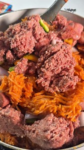 Corned beef Pasta Jollof Rice Recipe 😍Ingredients 🟡Corned Beef ,Sausages, Spaghetti, Rice, Oil, Chicken Stock, Tomato Paste, Curry, Salt🟡@Ongaghana Stew Powder & Shrimp Tablet🟡Aromatics- Bay Leaves, Rosemary, Kpakposhito, onion🟡Stew Base Ingredients- Tomatoes, Onion, Ginger, Garlic, Calabash nutmeg, Green Pepper, Rosemary, Pepper #jollof #jollofwars #vamidanu #ricedish #ghanajollof #cornedbeefjollof #cornedbeef #eatghana #explore #spaghettijollof #pastajollof | Vamidanu