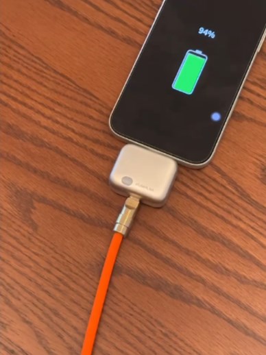 This charger AUTOMATICALLY unplugs itself when your phone is full 😱 No more overnight overcharging!