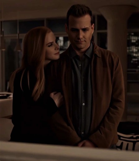 he started having panic attacks when she left 😫 #harveyspecter #donnapaulsen #suits #suitsedit #fyp