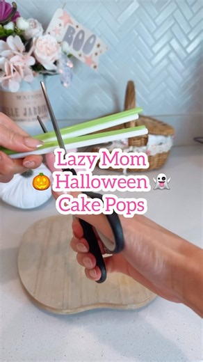 Lazy mom Halloween cake pops #momlife #halloween