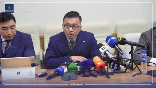 АҮЭБЯ-ны Уул уурхайн бодлогын газрын дарга Г.Намчинсүрэн: Олборлолт явж буй орон нутагт нь өгөөжийг нэмэгдүүлэх тал дээр хэлэлцүүлэгт оролцогчдын байр суурь нэг байна. | Аж үйлдвэр, эрдэс баялгийн яам /Ministry of Industry and Mineral Resources/