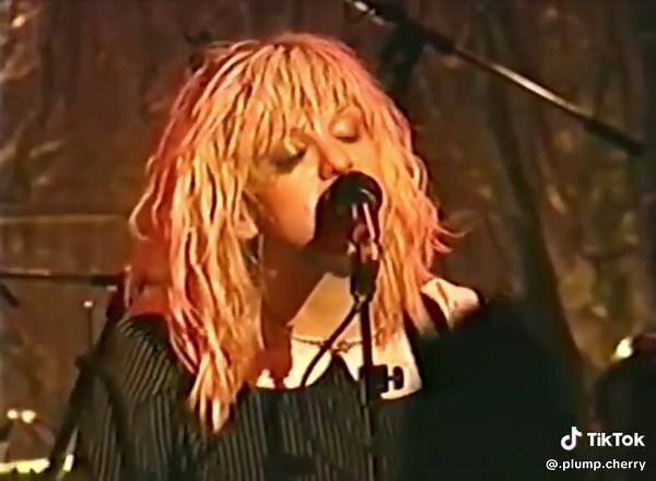 Hole Band Live Performance at The Metro (1994) | 90s Grunge Alternative Rock