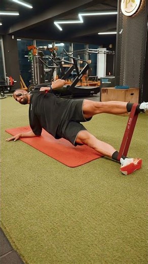 Leg Banded Side Plank Cable Row Static
