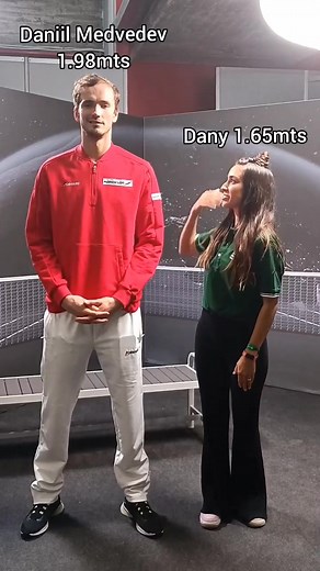 Tennis Player's Height Revealed!