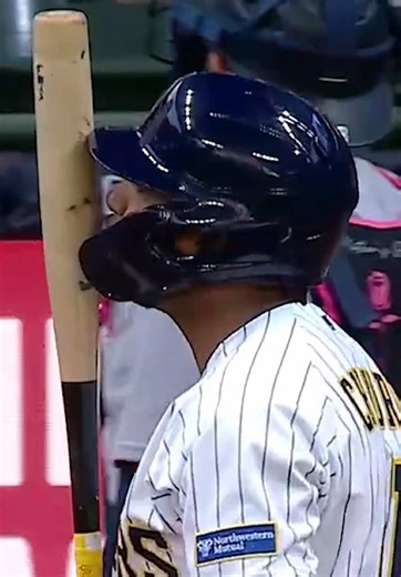 Nothing like a good ‘ole bat chat and sniff #brewers #baseball #sports #mlb