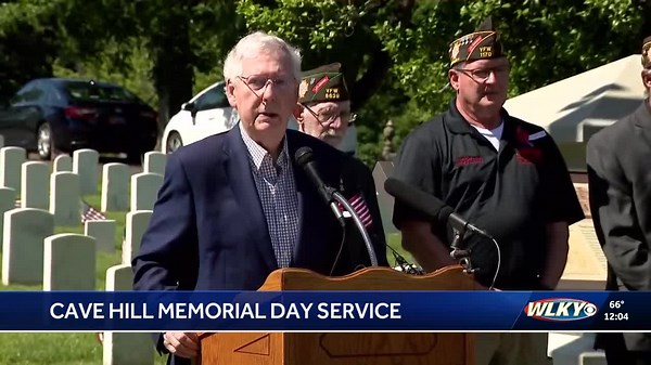 Sen. Mitch McConnell speaks at Cave Hill Cemetery Memorial Day service